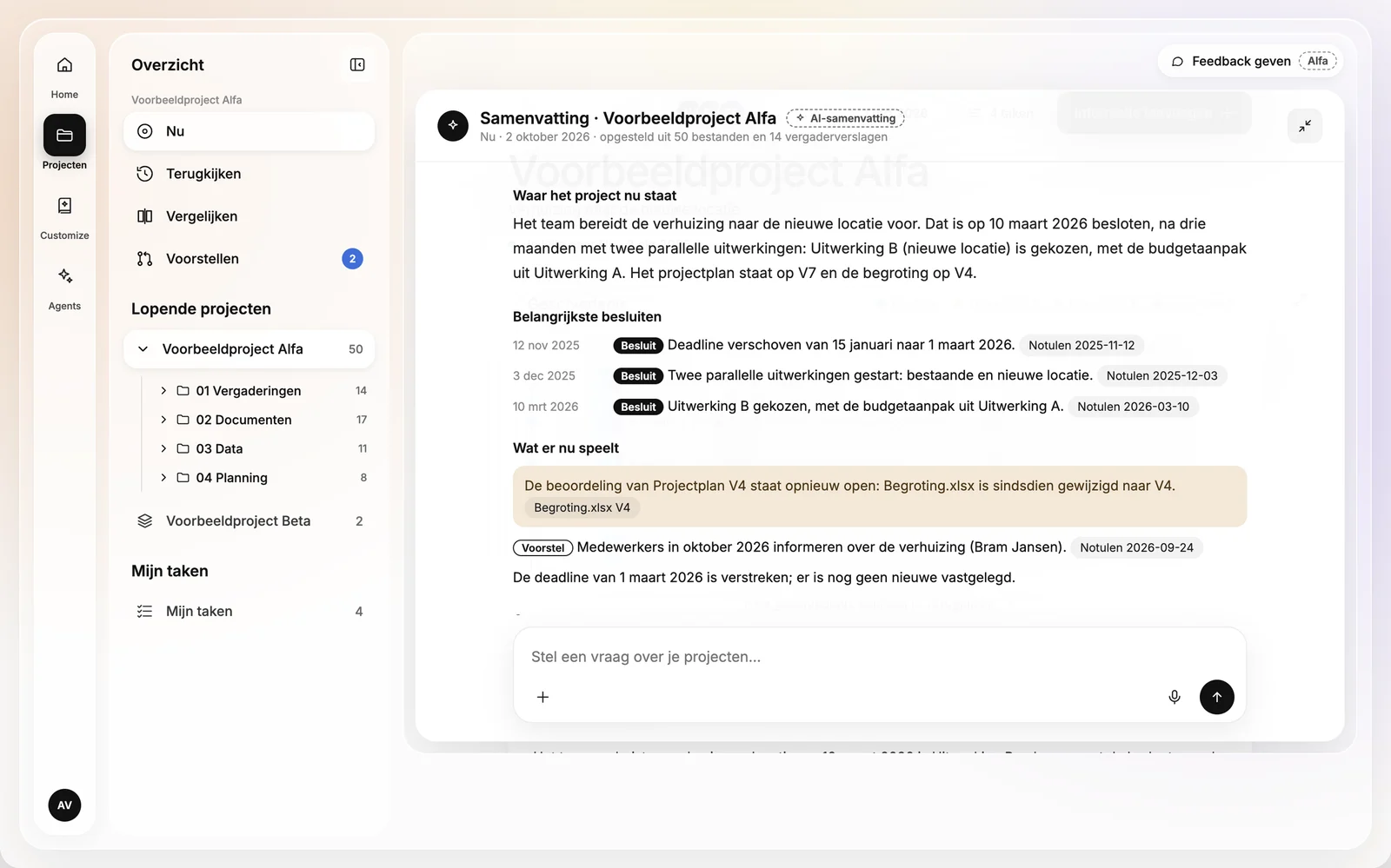 Ontwerp van Transic op een laptop: een automatisch opgestelde samenvatting van een voorbeeldproject, met de belangrijkste besluiten, hun datum en bron, en wat er nu speelt.